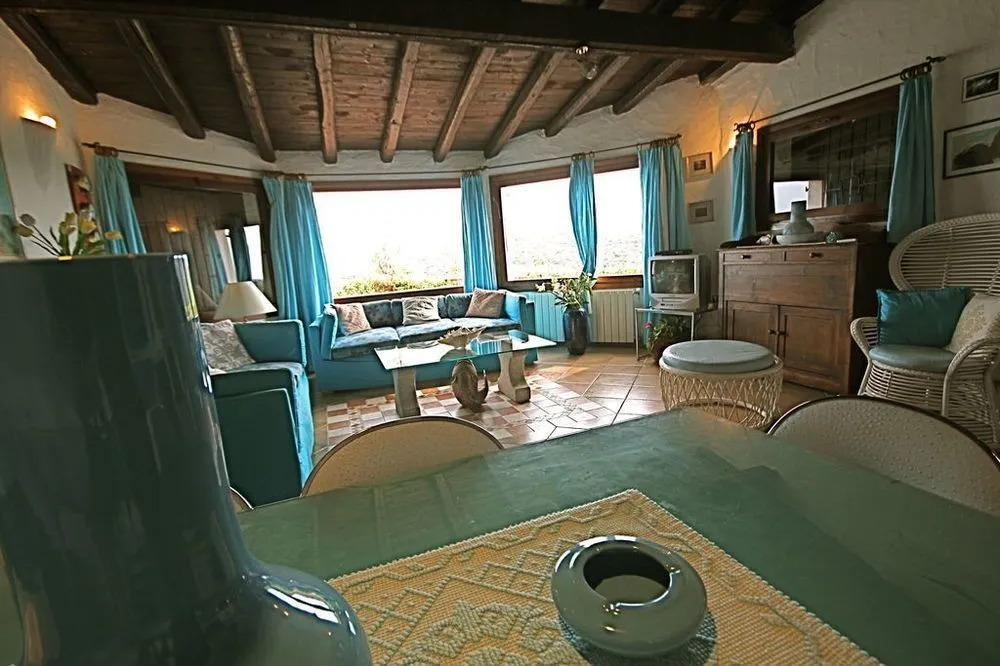 Casa Girgolu