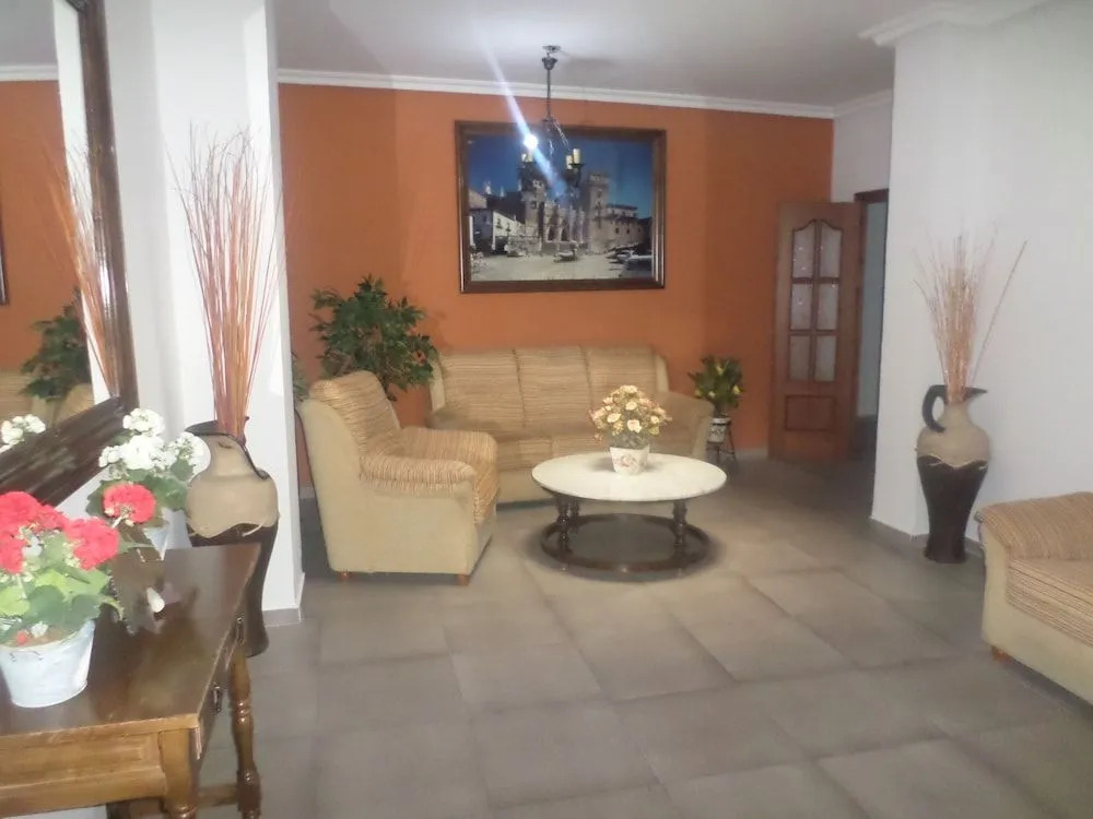 Hostal Restaurante Lujuan