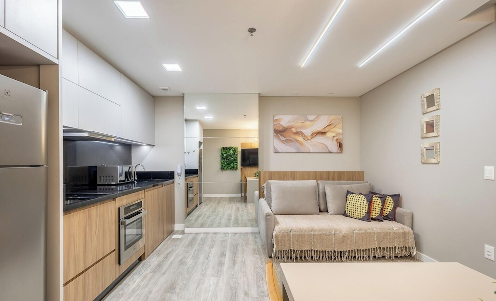 IFT - Ed. Infinity Tower Flat 350m da Meia Praia