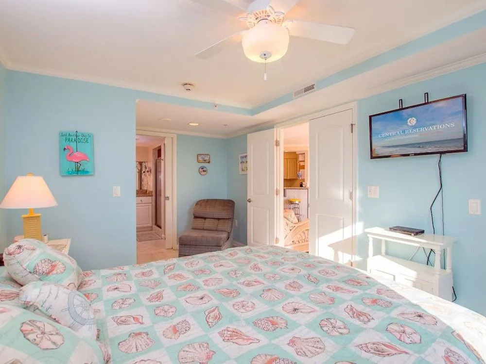 Makai 402 (bay View)