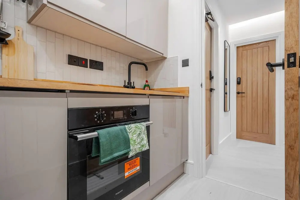 Work Desk Private Ensuite Minifridge Parking