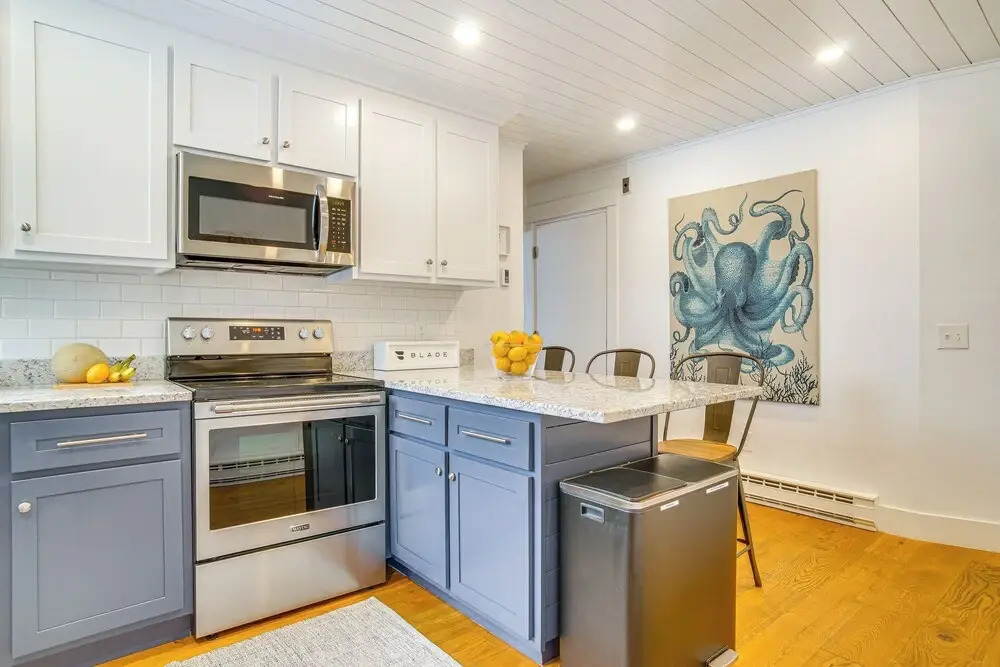 Airy Nantucket Escape in Historic Downtown!