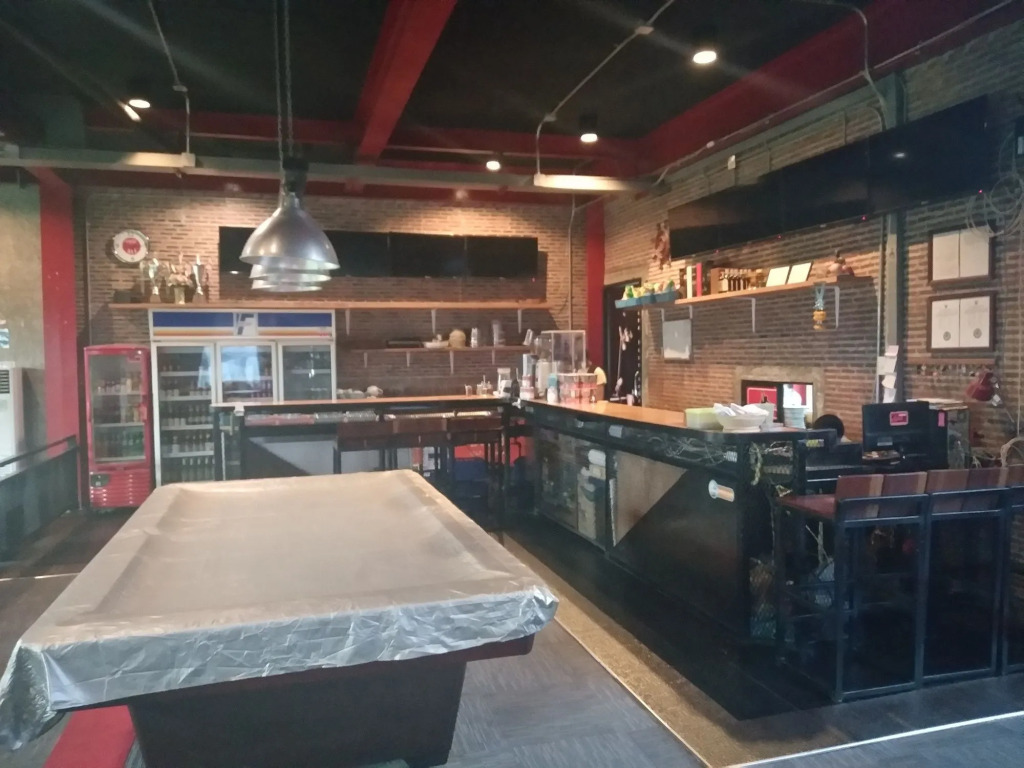 One Four Seven Hotel & Snooker Bar