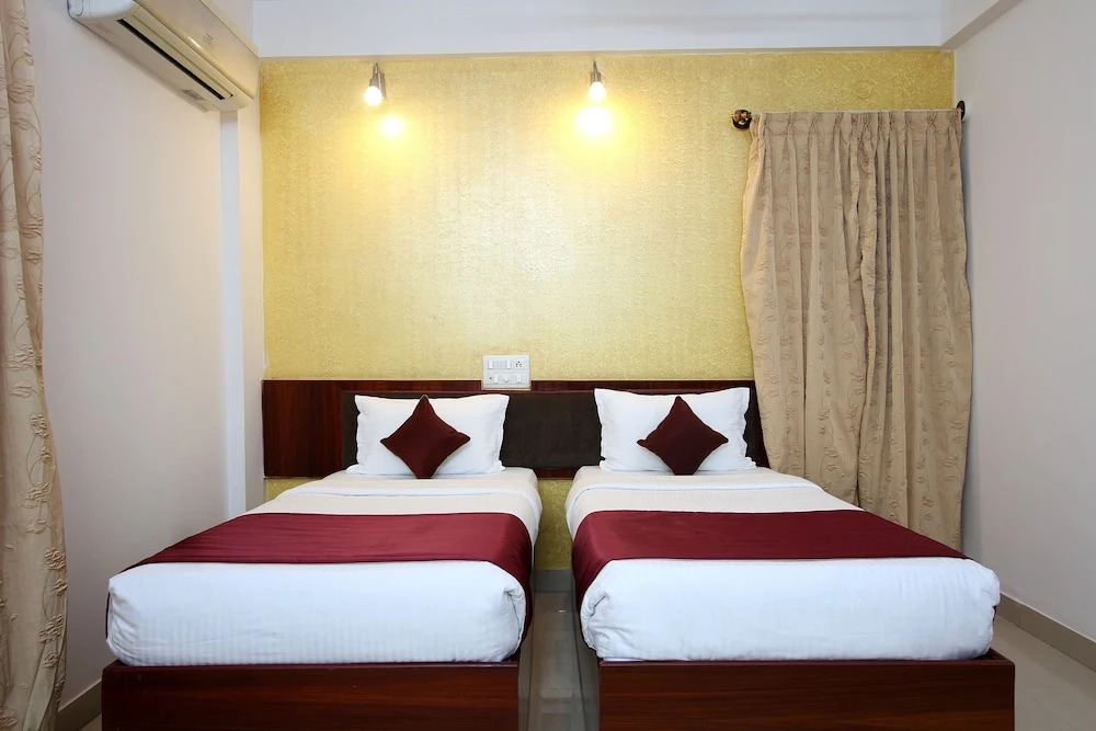 OYO 9959 Hotel Varcity Ruby