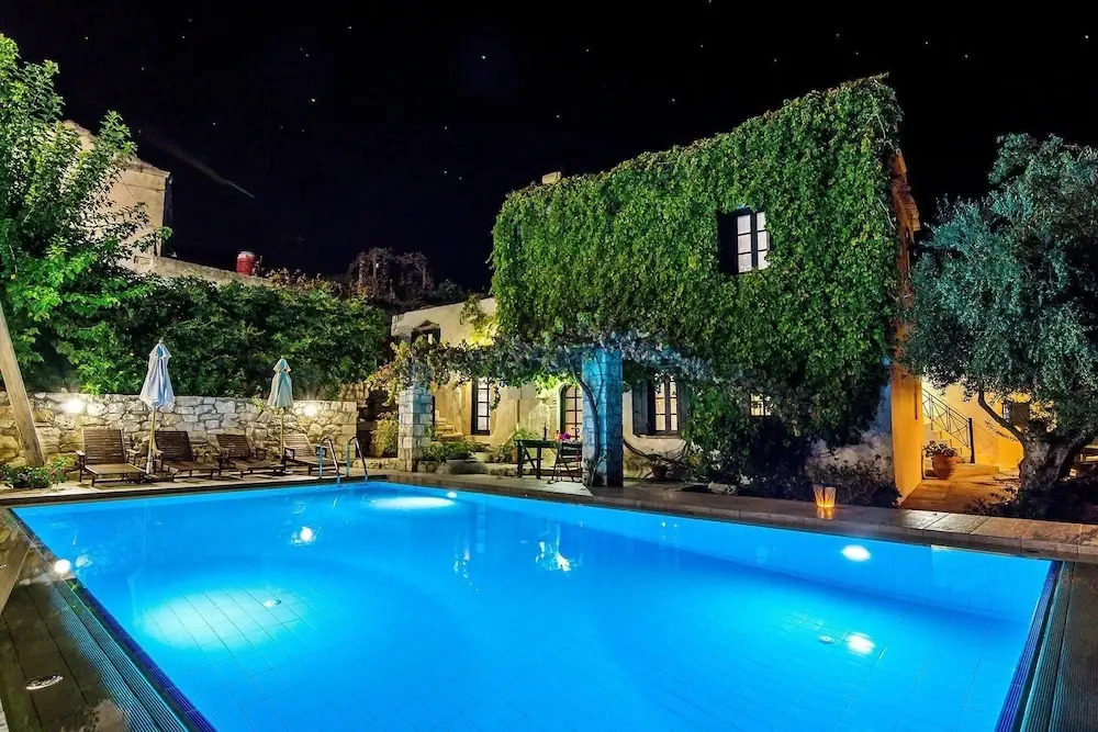 2 Houses Together - Private Pool