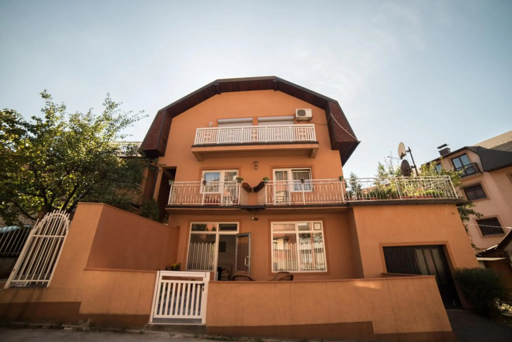 Apartman Hitno