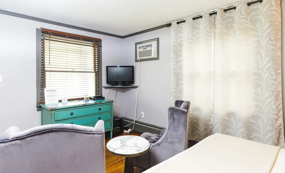 The Inn At Warm Springs