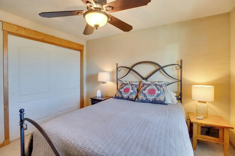3 Blocks to Main St: Cozy Gunnison Retreat!