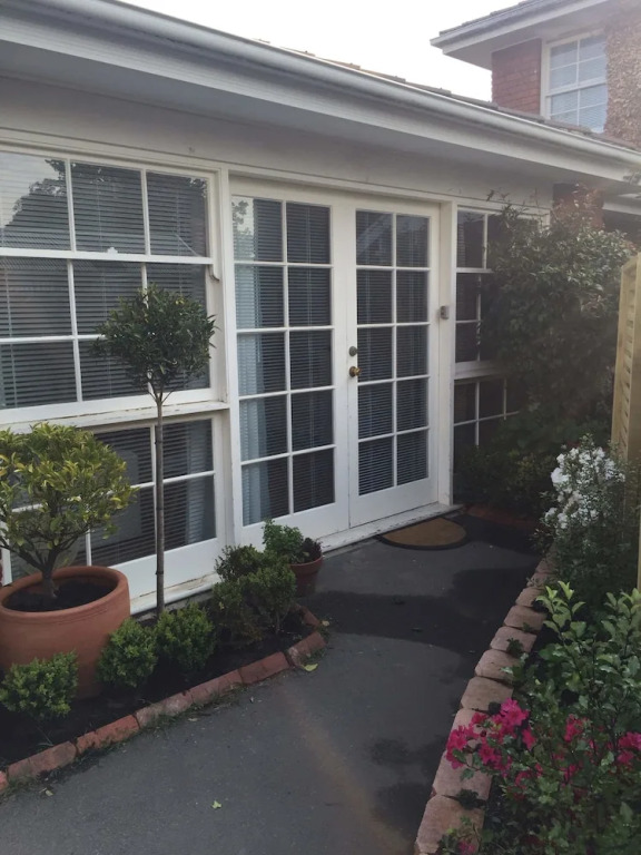 Nutgrove Beach Studio Apartment