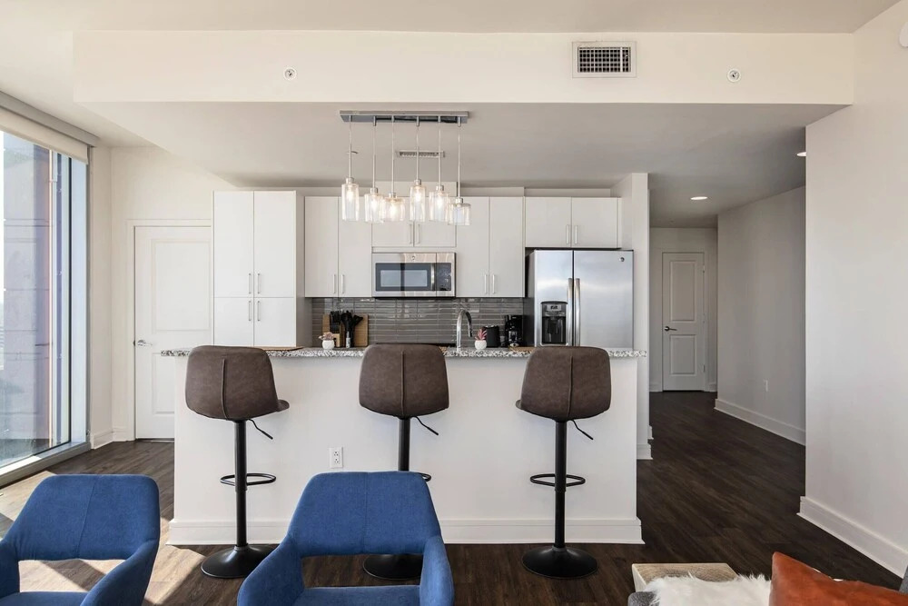 King Louis's Luxurious 2BR Penthouse W/balcony by Cozysuites