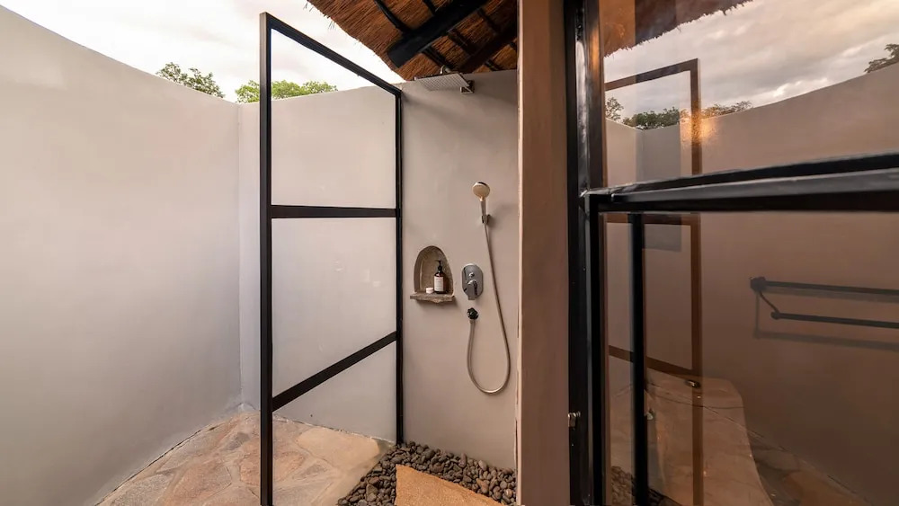 Sambiya River Lodge