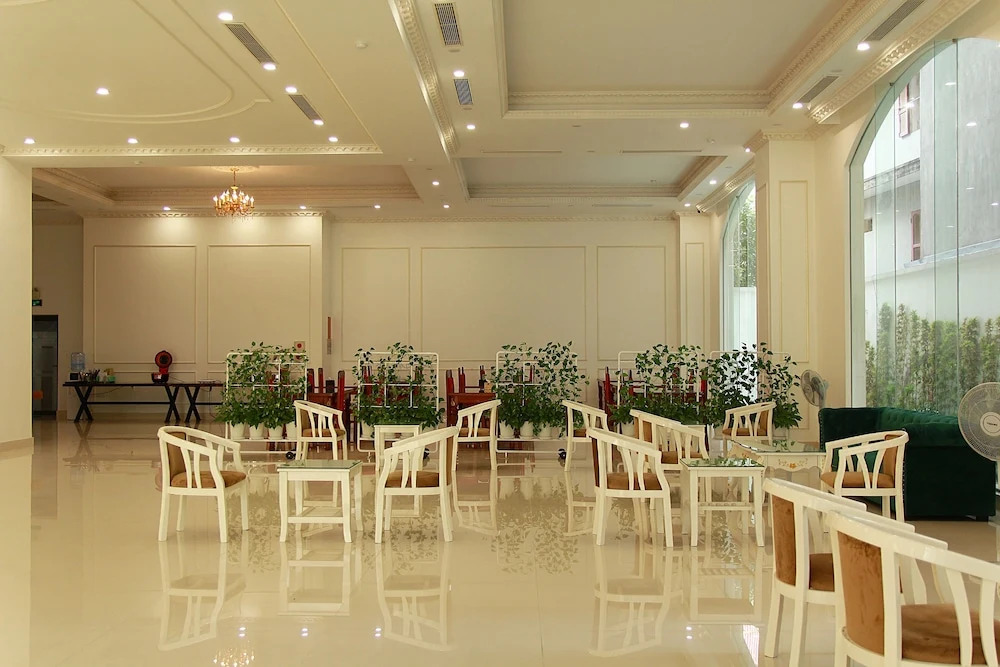Grand Hill Hotel & Apartment