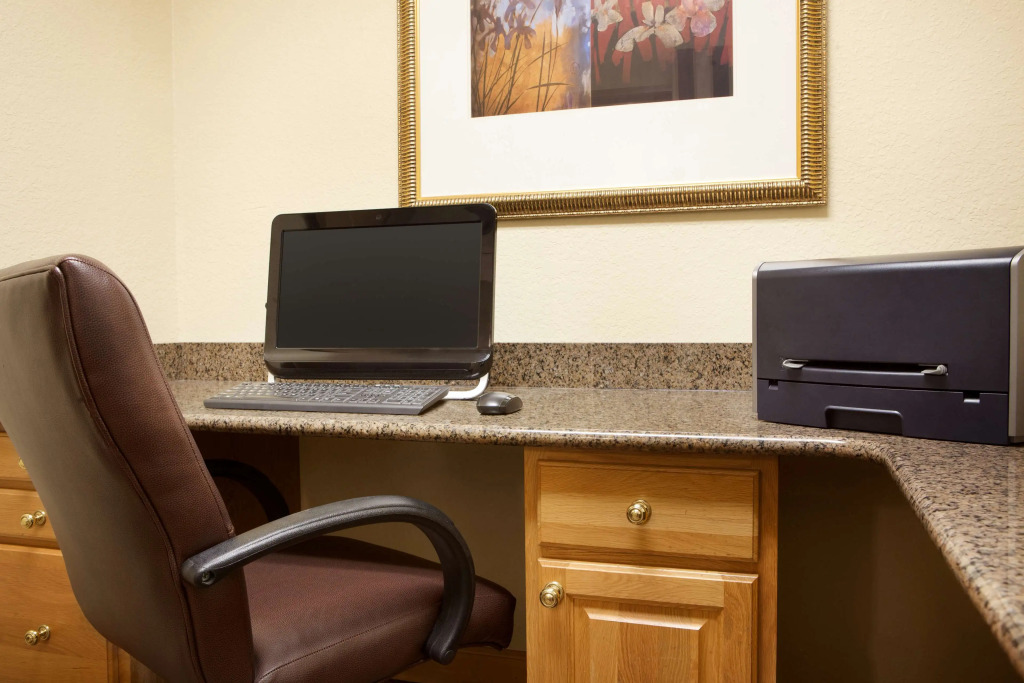 Country Inn & Suites by Radisson, Lexington, VA
