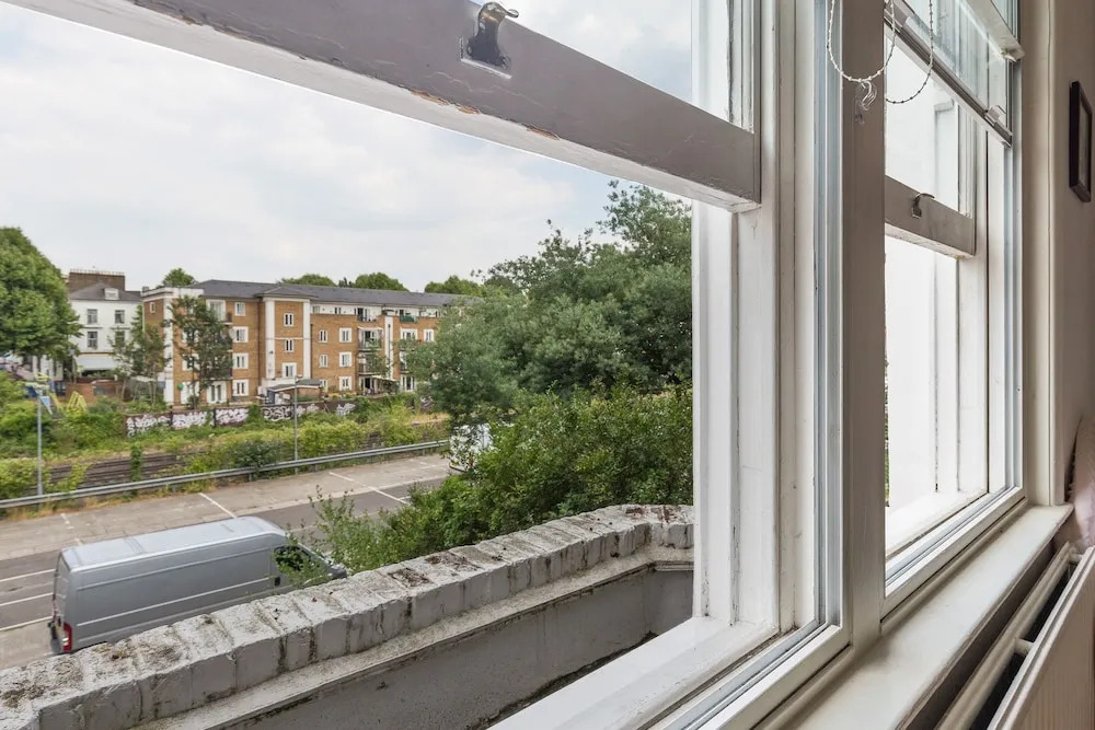 2 Bedroom Apartment in Kensington