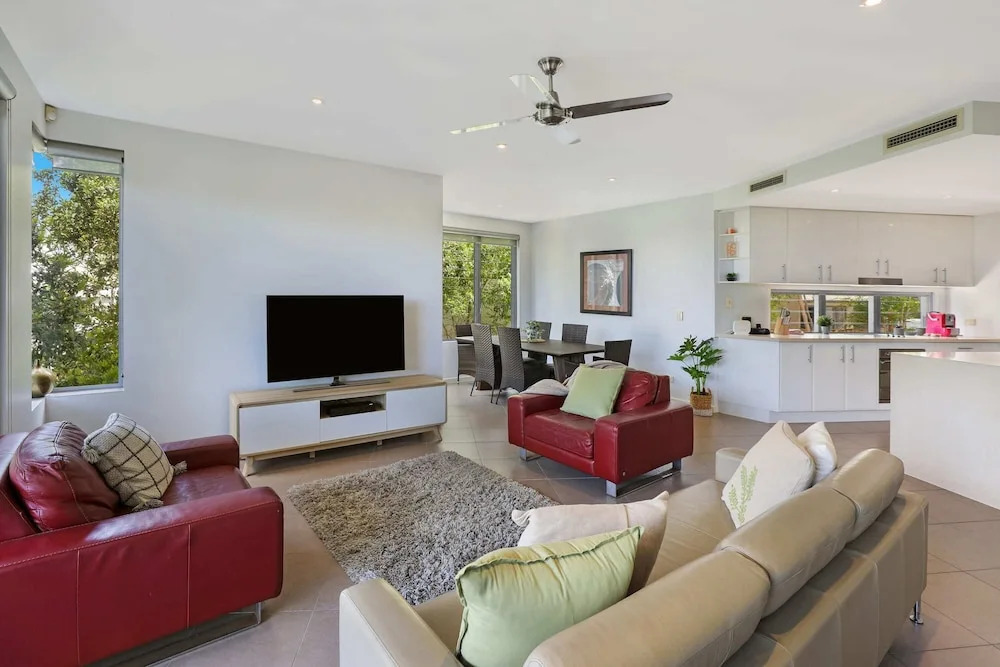 Top 1 Sunshine Beach Family Retreat