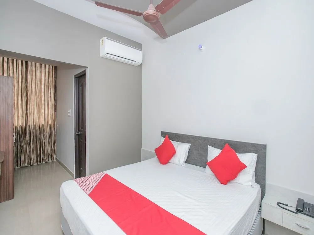 Hotel Saarang Forever
