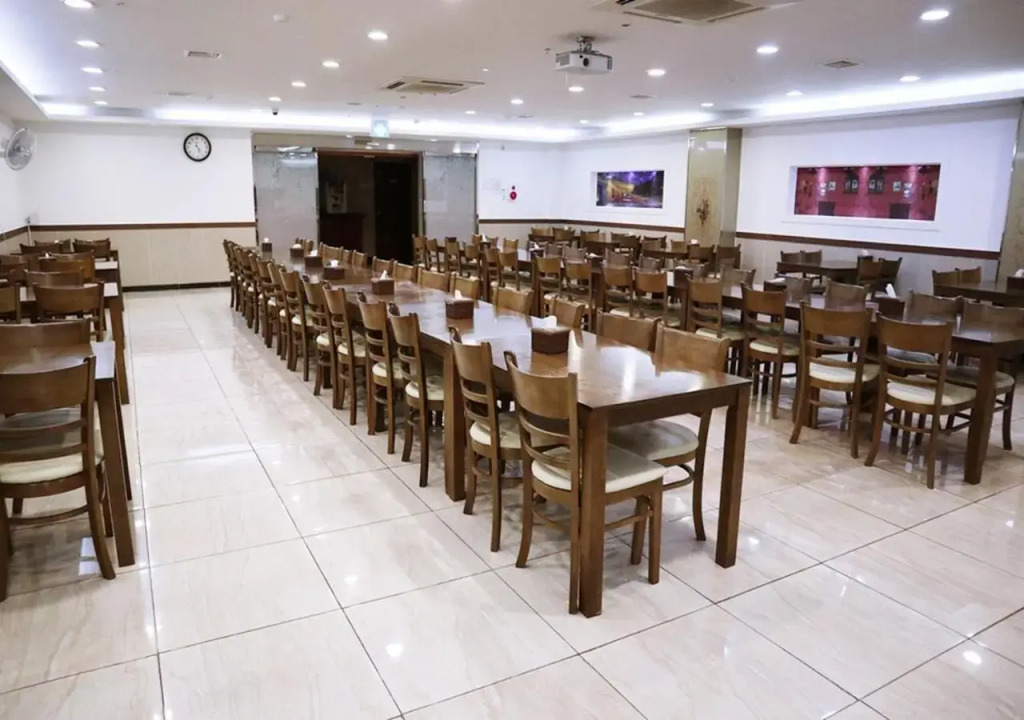 Jeju Parkside Tourist Hotel