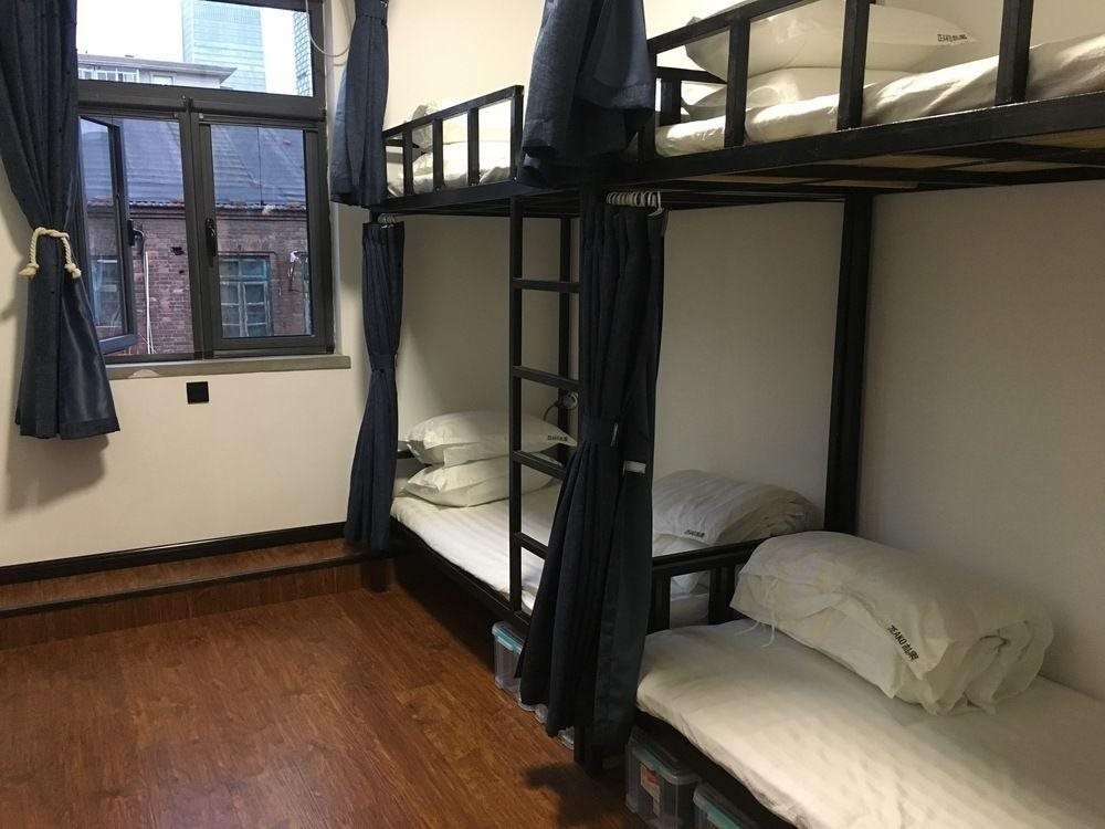 Zeako Youth Hostel