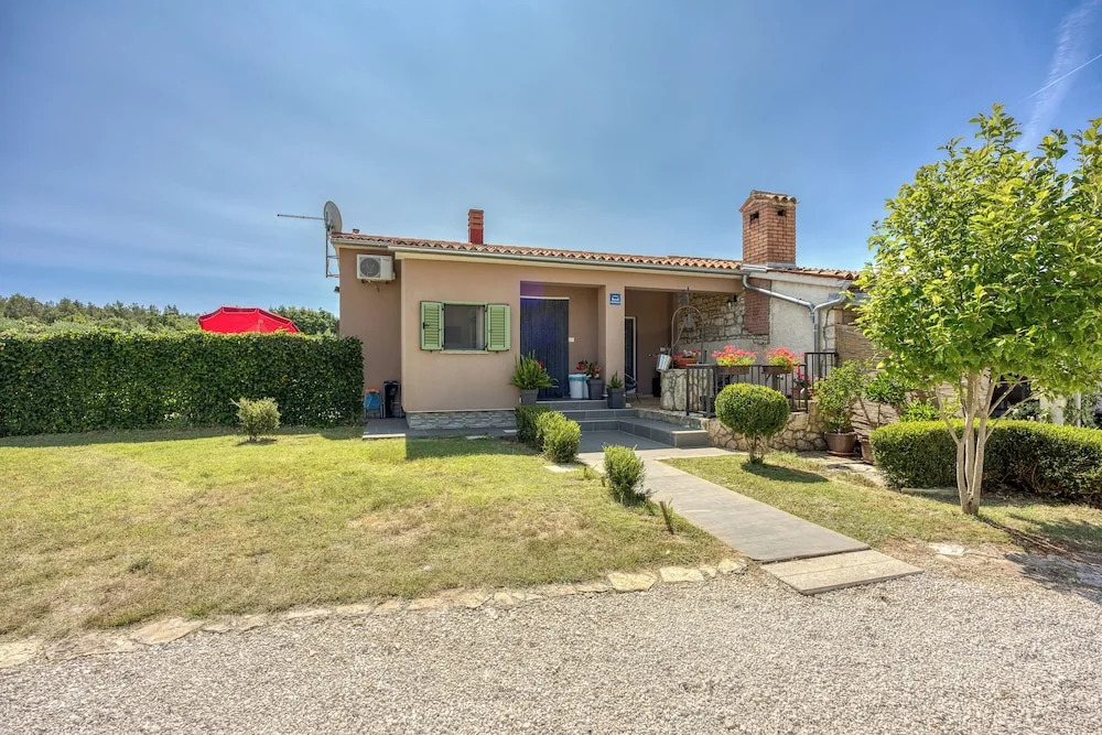 Family Friendly House Kacana - Happy Rentals