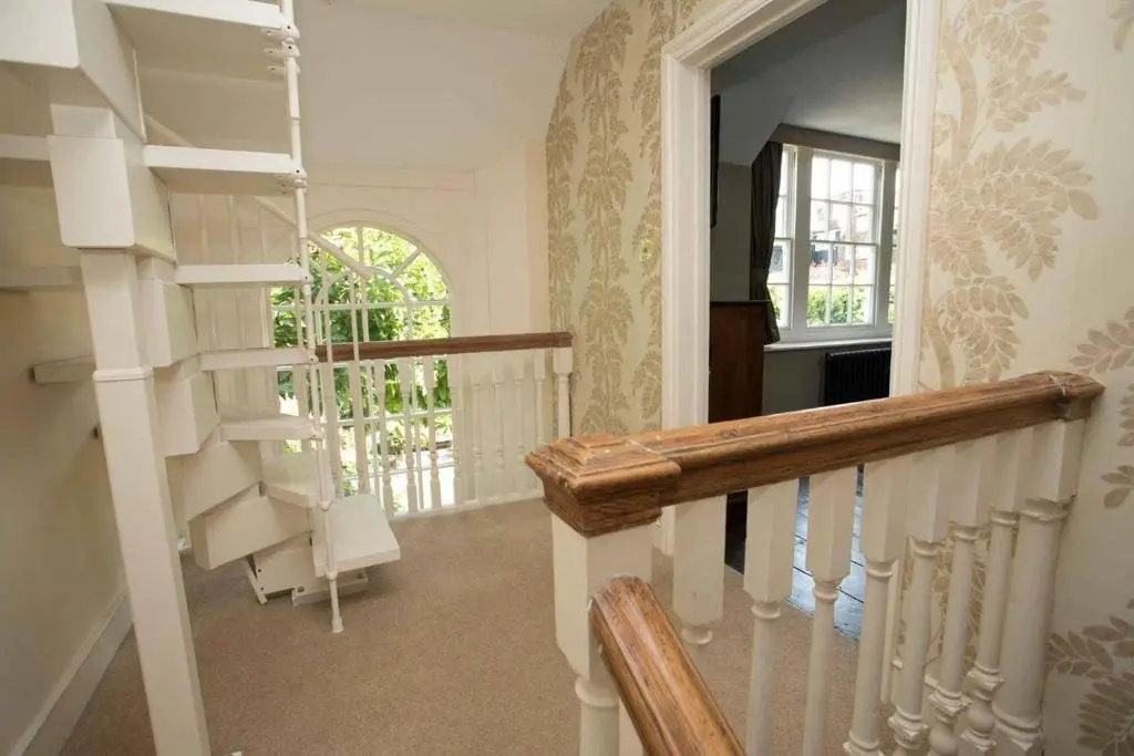 Medieval Town House - Walled Garden Sleeps 8