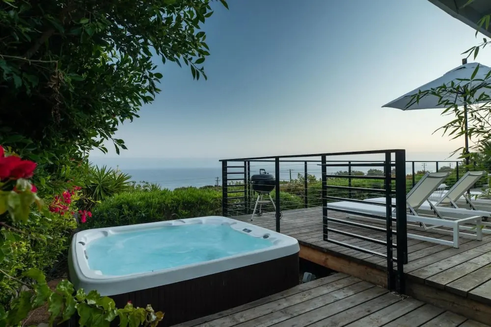 Bluff by Avantstay Gorgeous Malibu Getaway w/ Hot Tub & Spectacular Ocean Views