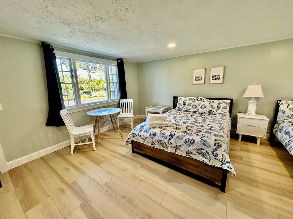 Sandy Neck Motel