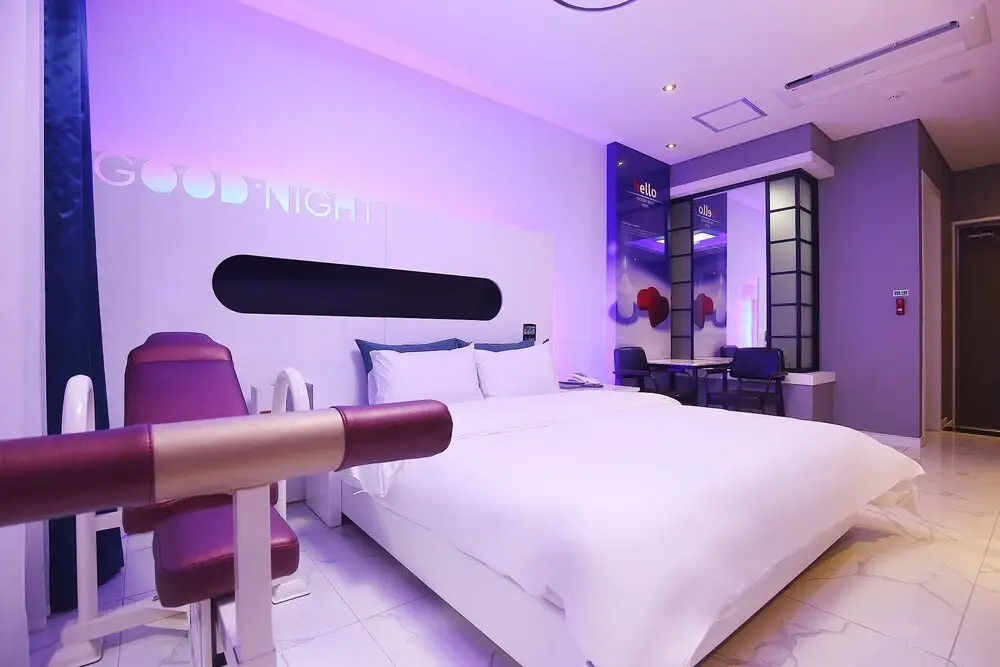 Hello Hotel