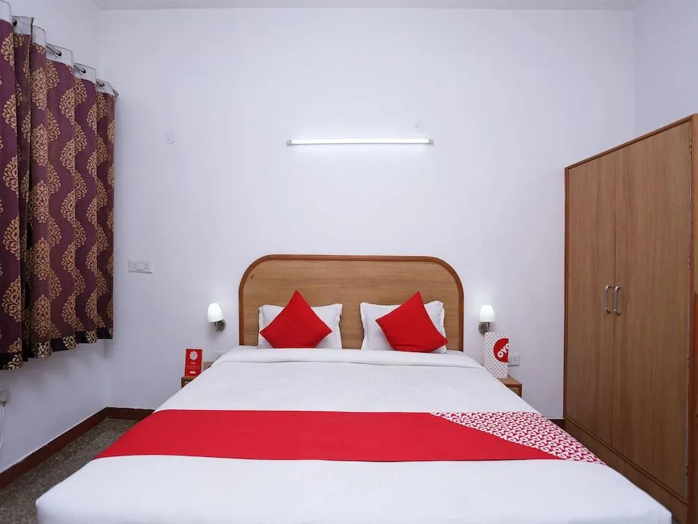 OYO 15681 Matri Neer