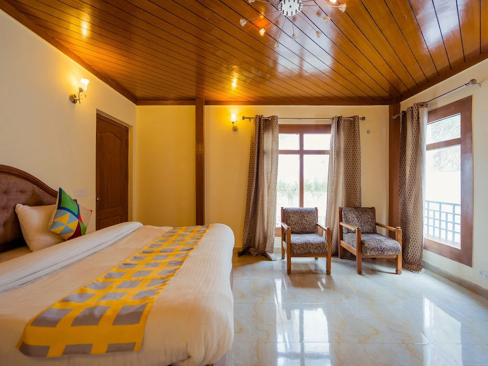 OYO 12429 Home Vintage 3BHK Villa Library Road
