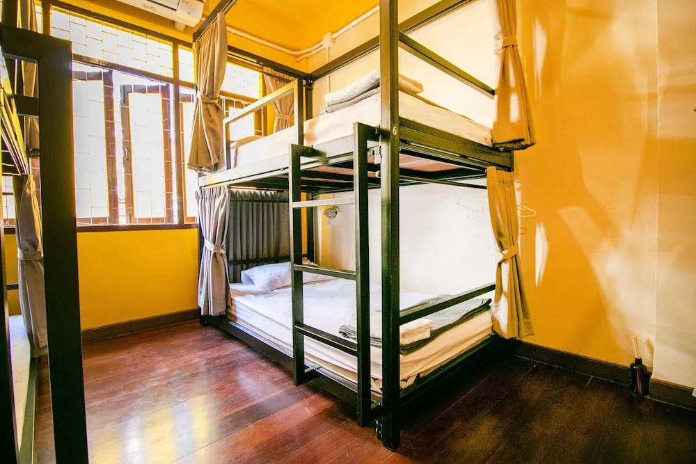 Sleep Soundly Hostel - Adults Only