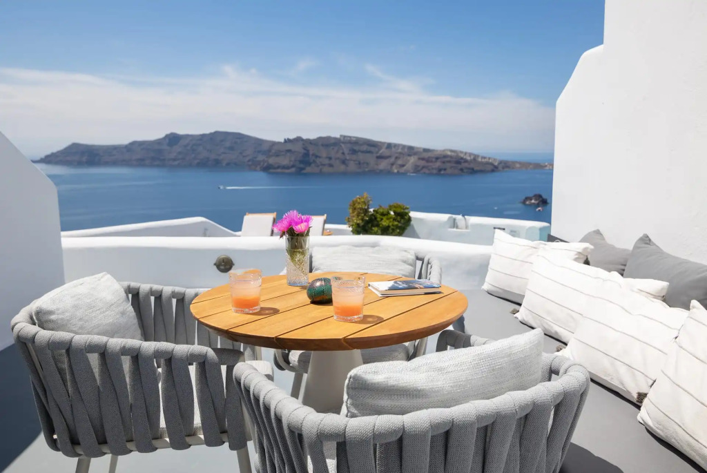 IKIES Santorini