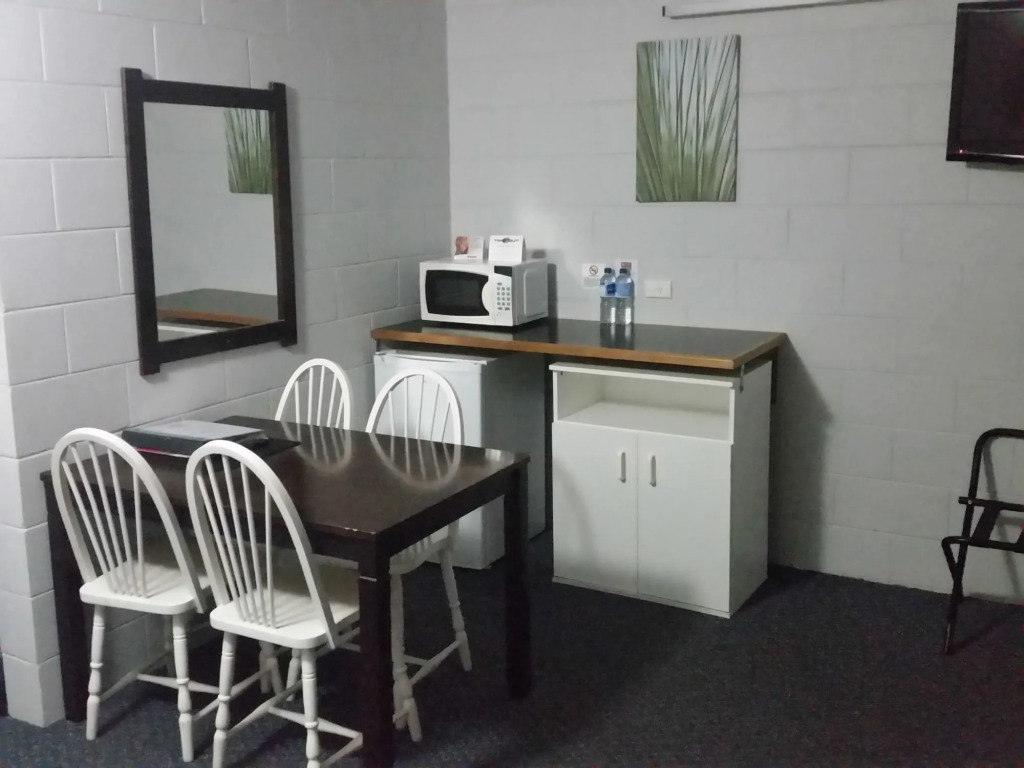 Hideaway Motor Inn