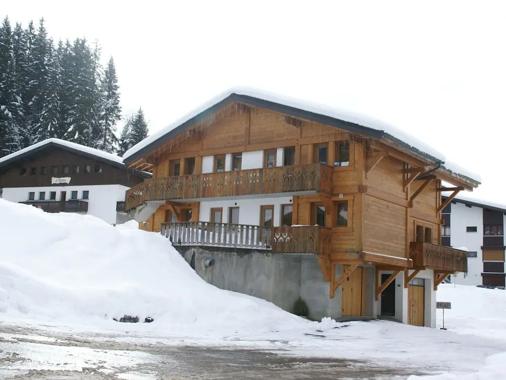 Comfortable Detached House for 14 People at the Lively Les Gets