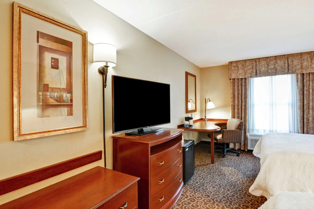 Hampton Inn and Suites Fredericksburg