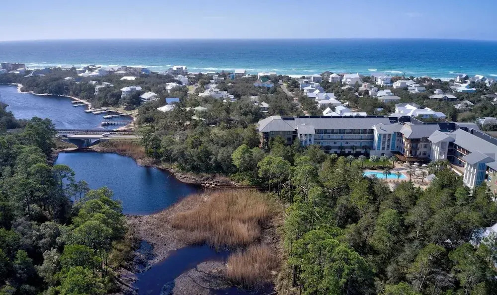 30A Kinda Day by Avantstay Pool + Private Beach Top Floor Redfish