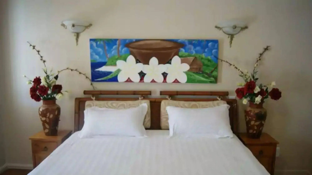 The Tropical Villa