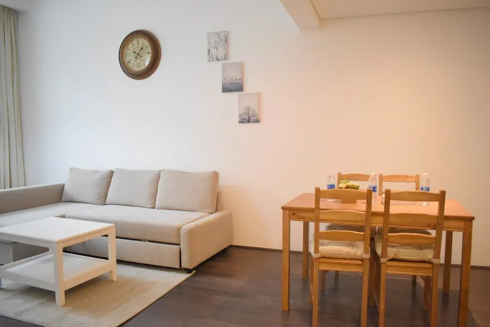 Cozy 1 Bedroom In J8 Al Safouh