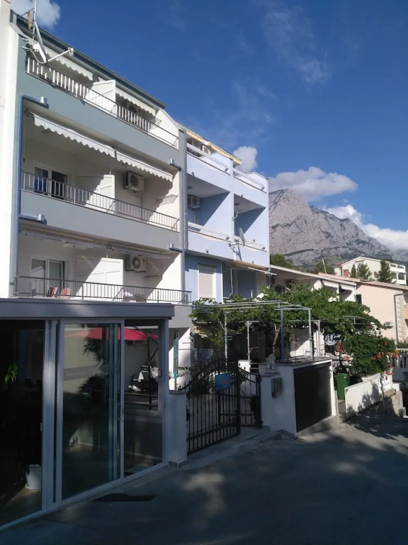 Sea View Apartment for 2-3 People - Family