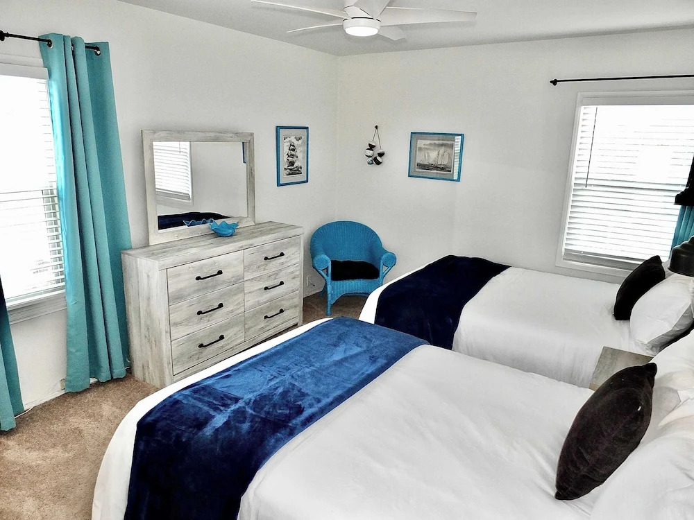 Walk to Beach, Tropical Patio, World Cup, Sleeps 5
