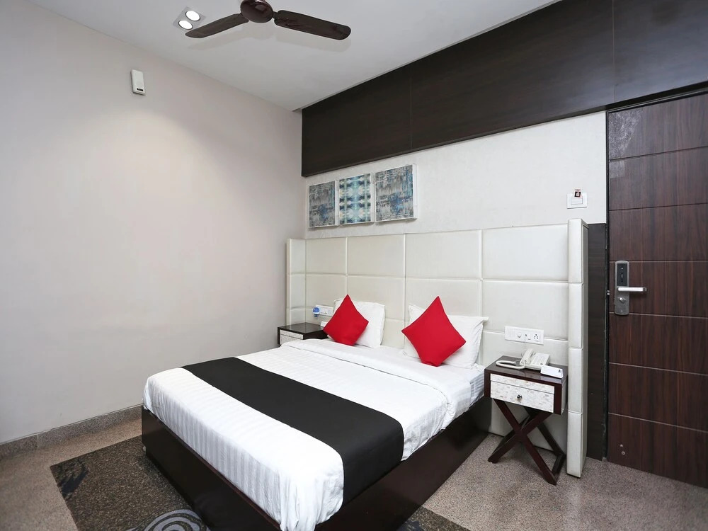 OYO 38400 Gaurav Garden