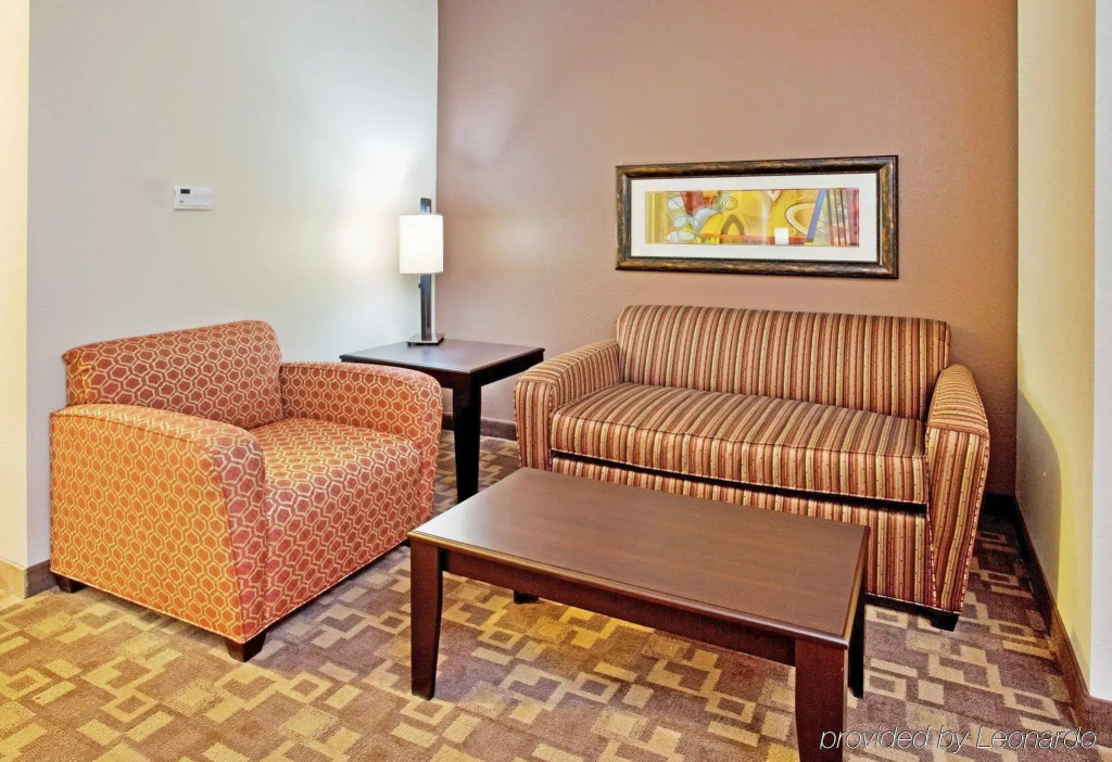 Holiday Inn Express & Suites - Lincoln Downtown by IHG