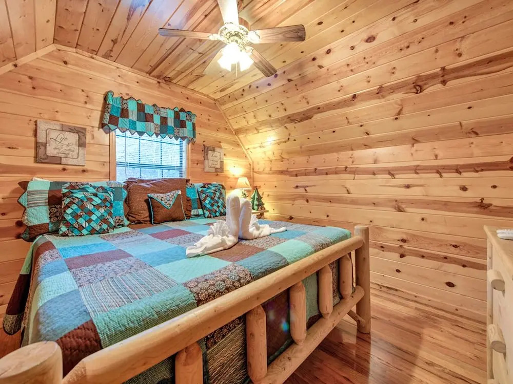 Mountain Mist - Two Bedroom Cabin