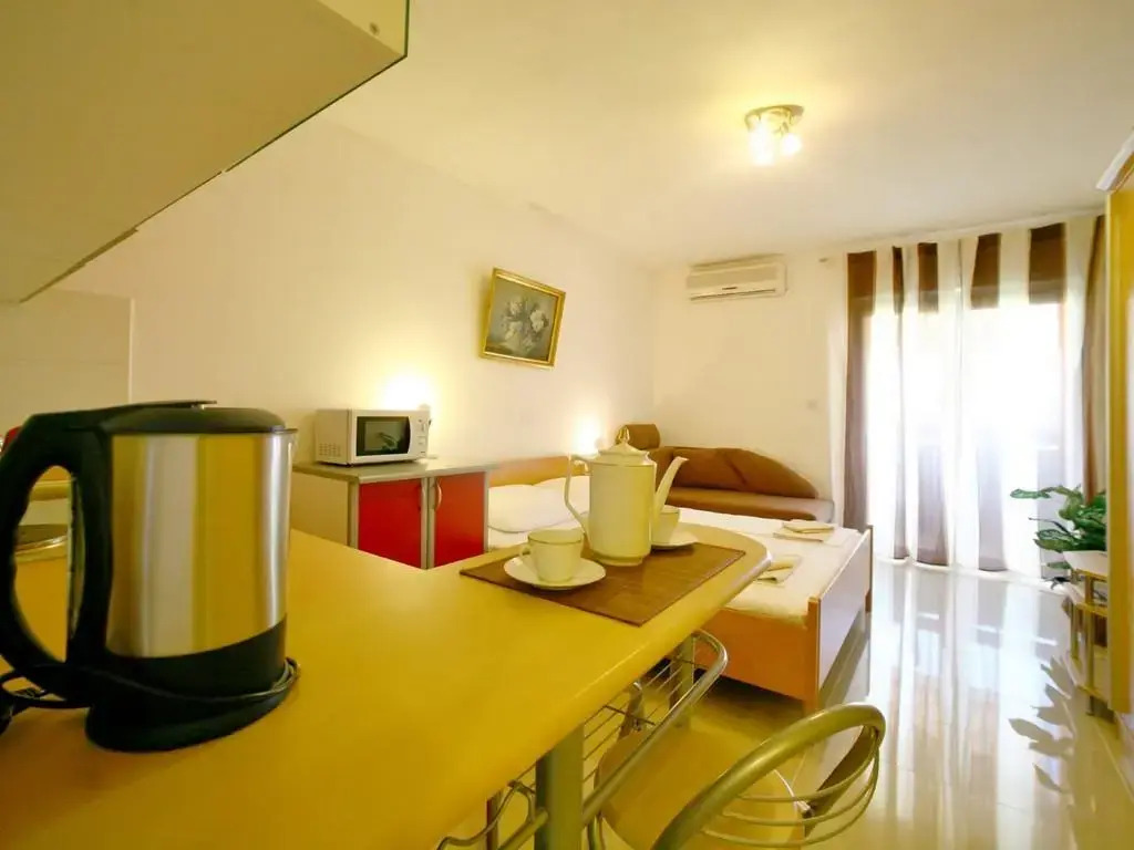 Apartments by the sea Baska Voda, Makarska - 21774