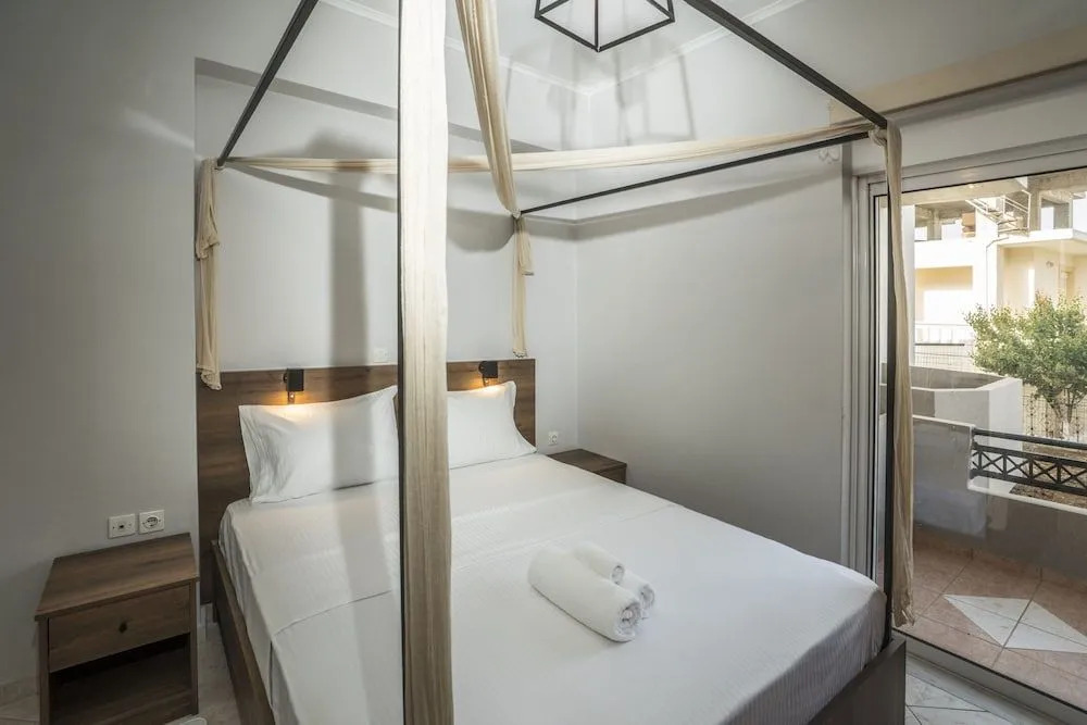 Deluxe Sunny Apartments