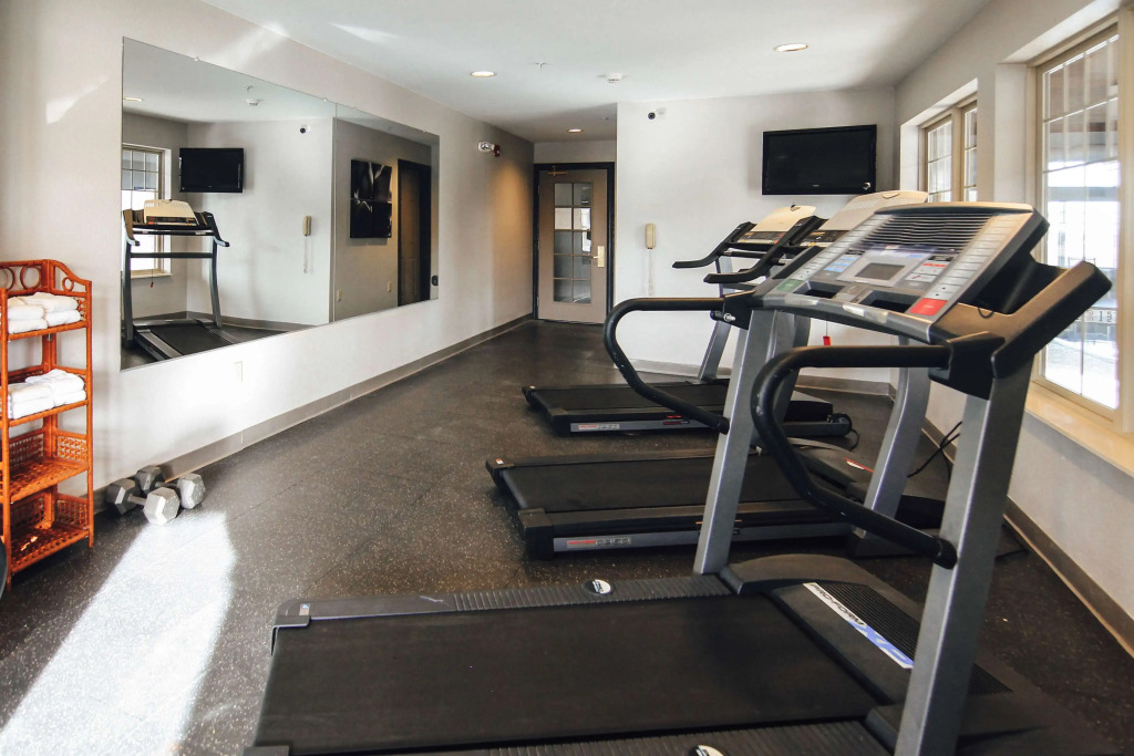 Country Inn & Suites by Radisson, Stockton, IL