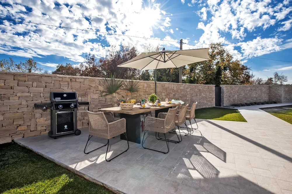 Villa Renata with Pool and Sauna