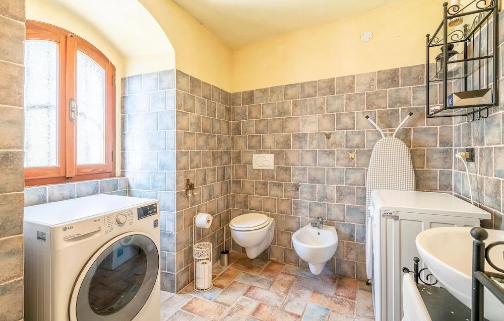 Beautiful Home in Altagnana With Wifi and 2 Bedrooms