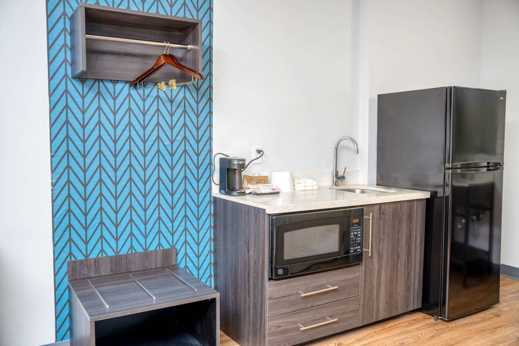 Studio 6 Suites Stockton, CA Waterfront