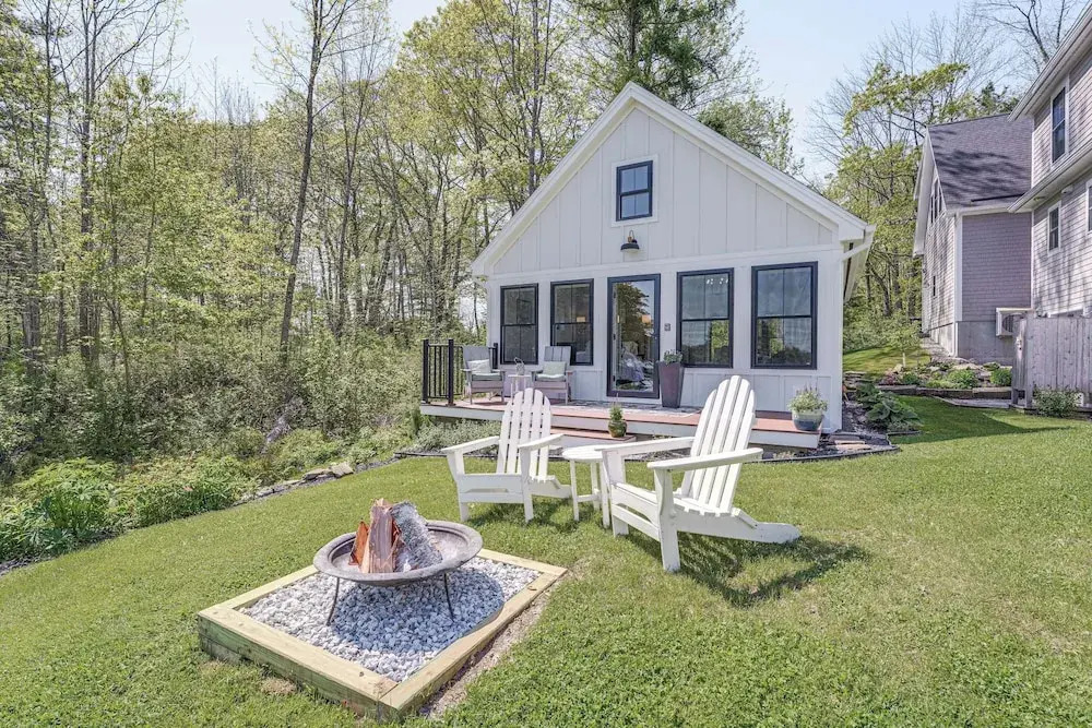 Oceanfront Studio w/ Private Dock in Harpswell!