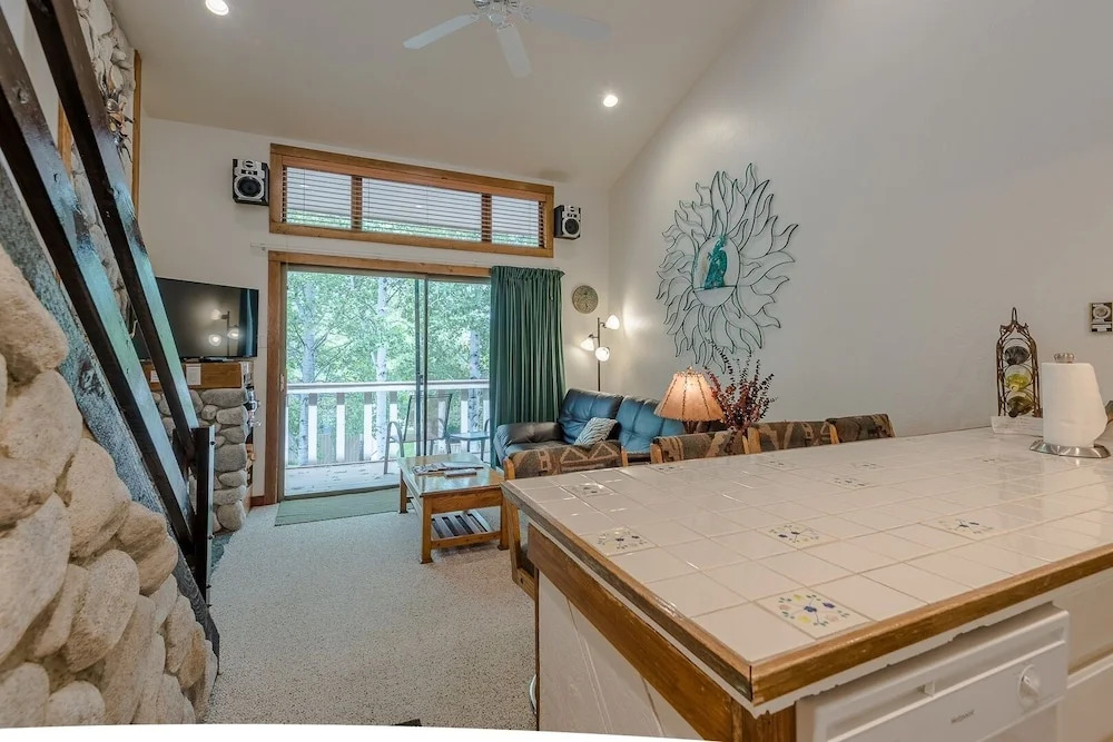 Snowrun Minium 8 1 Bedroom Condo